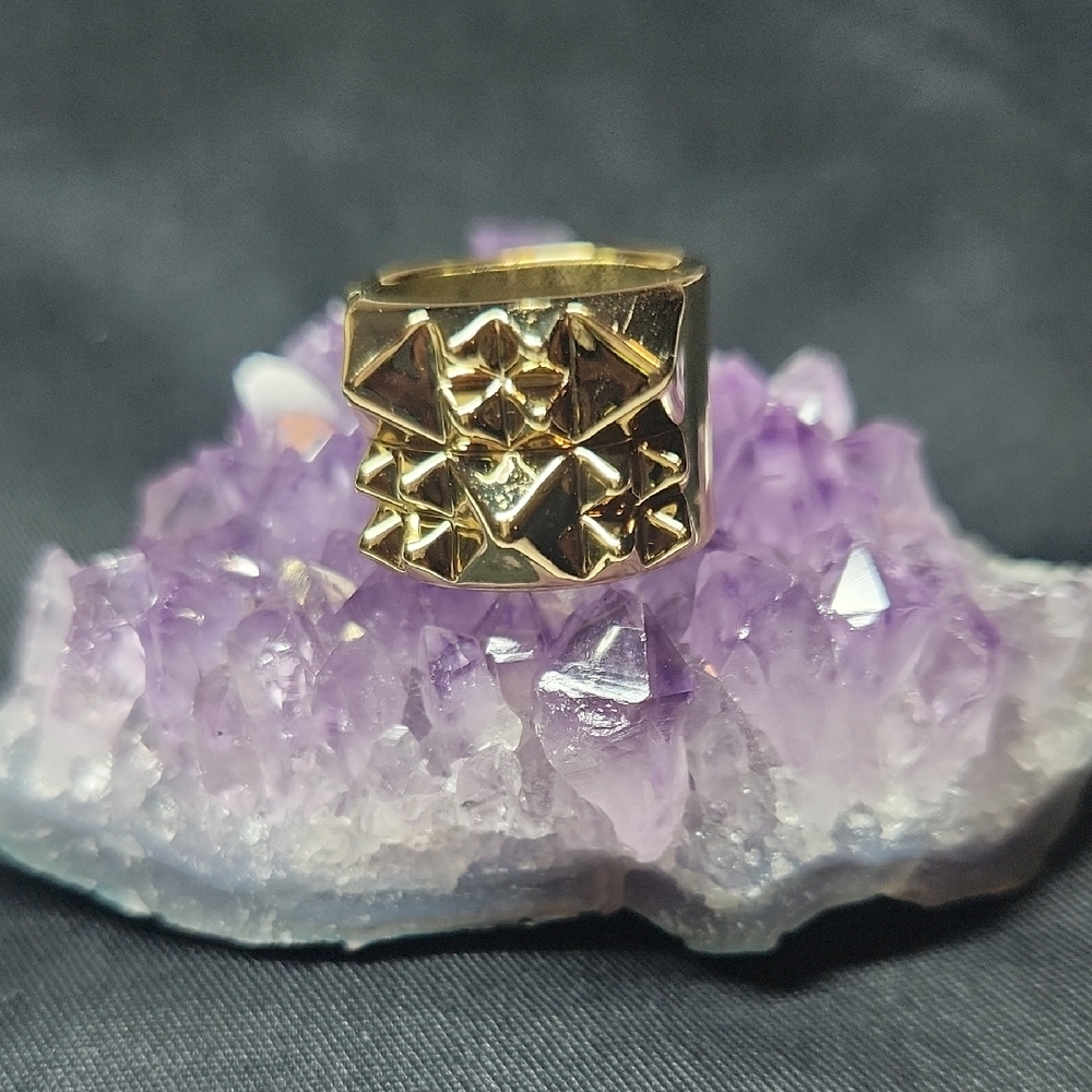Gold Lattice Ring with Intricate Design and Wide Band